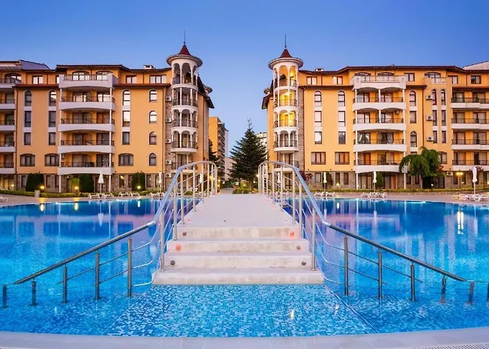 George - 3 Pools, 2 Bedrooms & 2 Bathrooms 公寓 阳光海滩