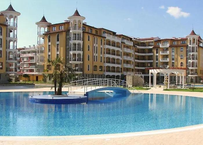 George - 3 Pools, 2 Bedrooms & 2 Bathrooms * 阳光海滩