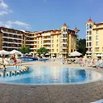 George - 3 Pools, 2 Bedrooms & 2 Bathrooms アパート サニービーチ