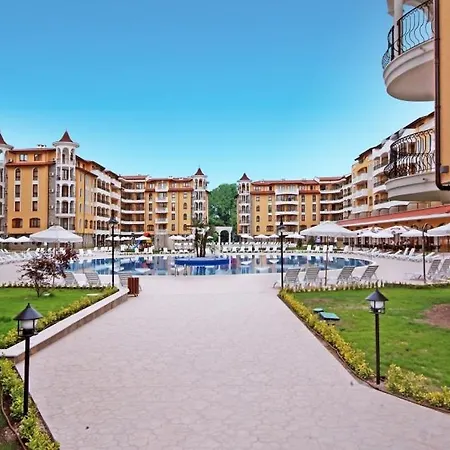 George - 3 Pools, 2 Bedrooms & 2 Bathrooms Apartment
