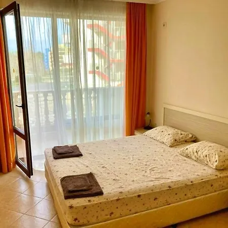 George - 3 Pools, 2 Bedrooms & 2 Bathrooms Slantschew brjag