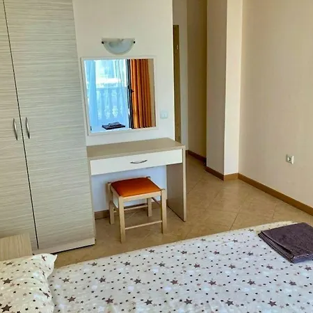 George - 3 Pools, 2 Bedrooms & 2 Bathrooms Slantschew brjag