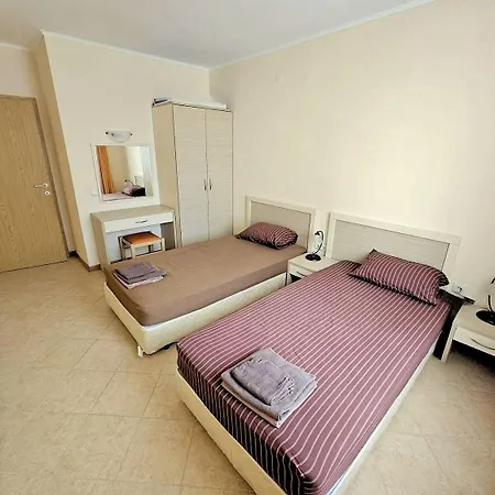 Apartmán George - 3 Pools, 2 Bedrooms & 2 Bathrooms Sluneční pobřeží