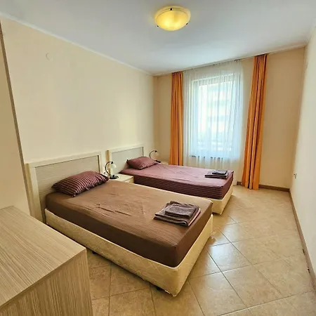 George - 3 Pools, 2 Bedrooms & 2 Bathrooms Apartment *