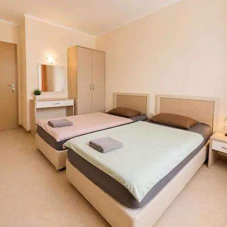 George - 3 Pools, 2 Bedrooms & 2 Bathrooms Apartment *