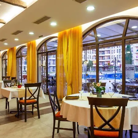 George - 3 Pools, 2 Bedrooms & 2 Bathrooms Sunny Beach