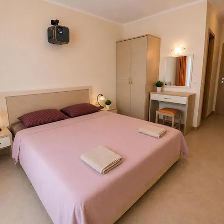 George - 3 Pools, 2 Bedrooms & 2 Bathrooms Sunny Beach