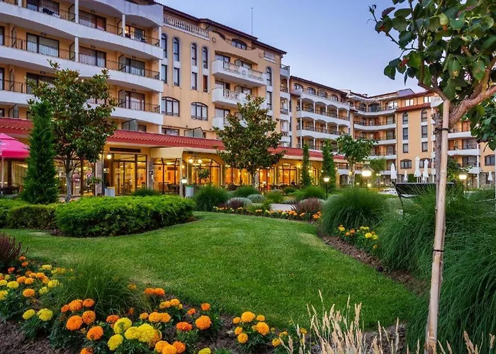 George - 3 Pools, 2 Bedrooms & 2 Bathrooms * 阳光海滩