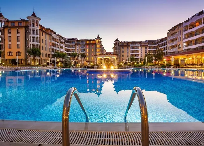 George - 3 Pools, 2 Bedrooms & 2 Bathrooms *