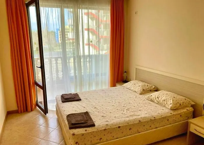 George - 3 Pools, 2 Bedrooms & 2 Bathrooms 阳光海滩