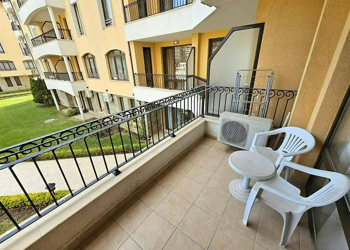 Апартаменты George - 3 Pools, 2 Bedrooms & 2 Bathrooms Солнечный берег