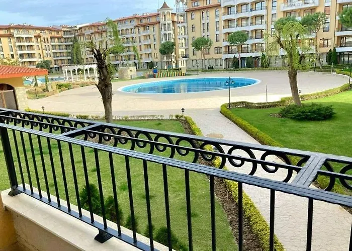 George - 3 Pools, 2 Bedrooms & 2 Bathrooms *