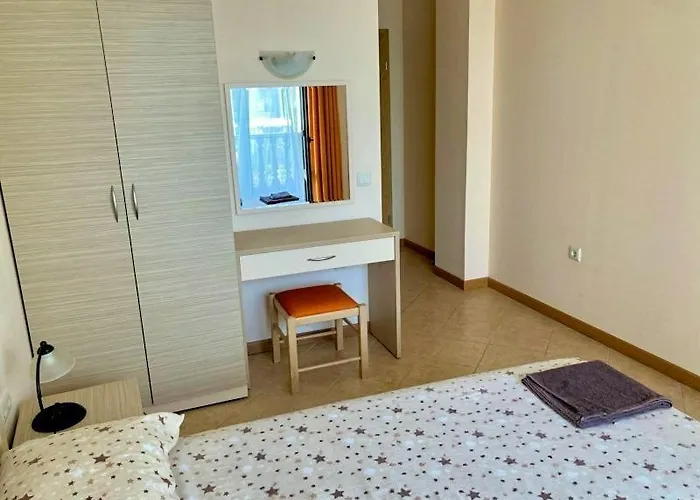 George - 3 Pools, 2 Bedrooms & 2 Bathrooms 阳光海滩