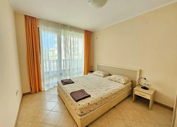 George - 3 Pools, 2 Bedrooms & 2 Bathrooms 阳光海滩